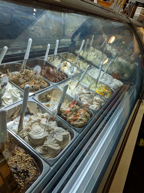 gelateria versace truffa|Sapori: Stefano Versace, ‘re’ del gelato italiano in Usa, a Urbino il .